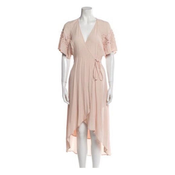 astr the label Authentic baby pink lace short sleeve Plunge midi dress small - Picture 1 of 9